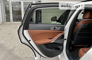 Позашляховик / Кросовер BMW X6 2022 в 