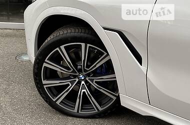 Позашляховик / Кросовер BMW X6 2022 в 