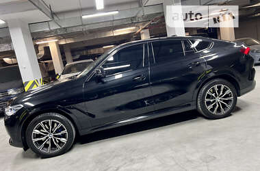 Позашляховик / Кросовер BMW X6 2021 в 