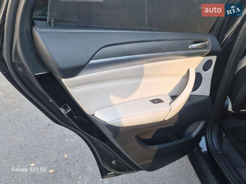 Внедорожник / Кроссовер BMW X6 2011 в Ровно