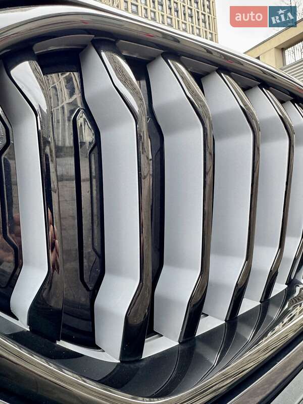 Внедорожник / Кроссовер BMW X6 2022 в Киеве