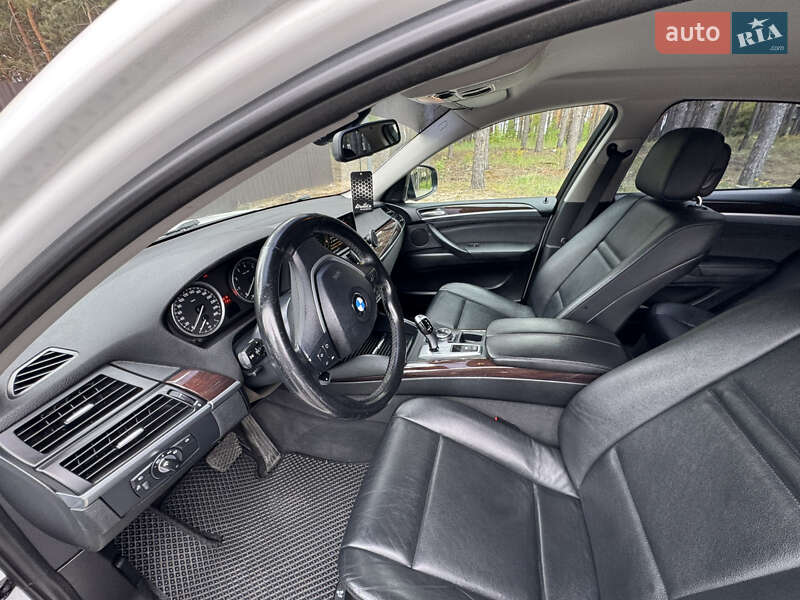 Внедорожник / Кроссовер BMW X6 2012 в Буче