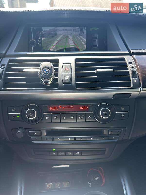 Внедорожник / Кроссовер BMW X6 2012 в Черновцах