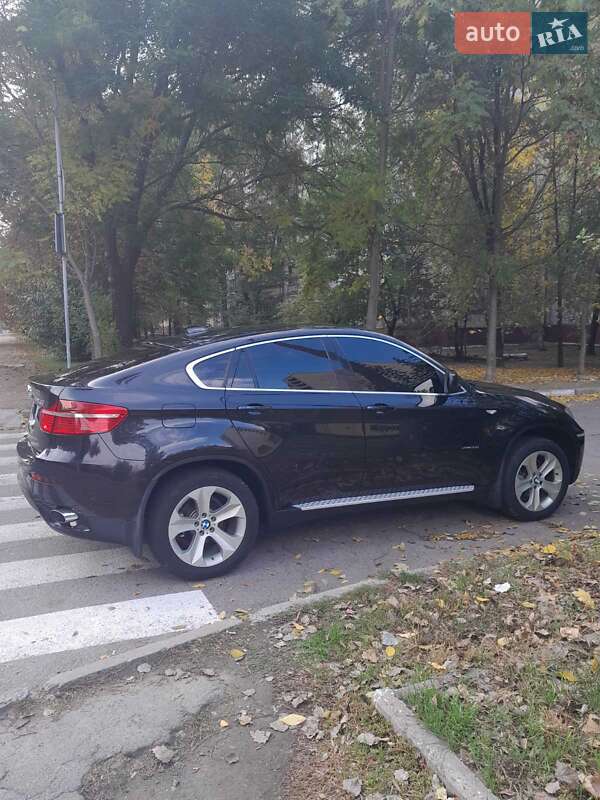Внедорожник / Кроссовер BMW X6 2011 в Запорожье