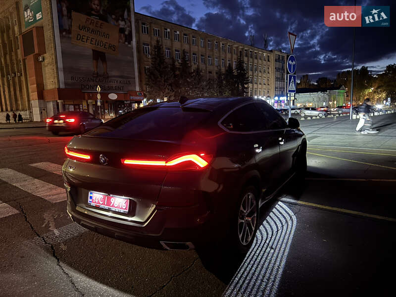 Внедорожник / Кроссовер BMW X6 2021 в Ужгороде