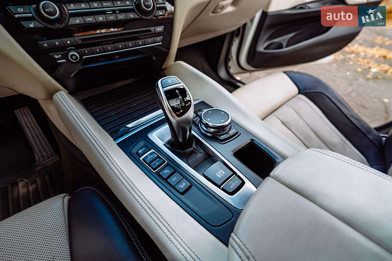 Внедорожник / Кроссовер BMW X6 2015 в Киеве