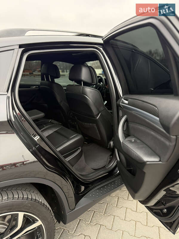 Внедорожник / Кроссовер BMW X6 2011 в Черновцах