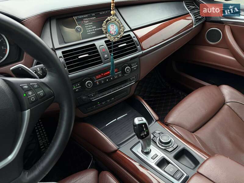 Внедорожник / Кроссовер BMW X6 2011 в Кривом Роге