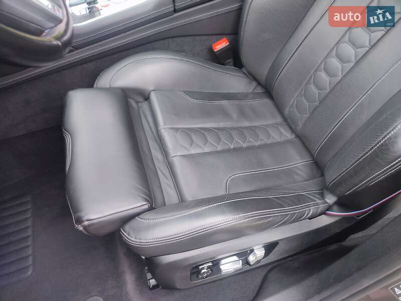 Внедорожник / Кроссовер BMW X6 2021 в Киеве