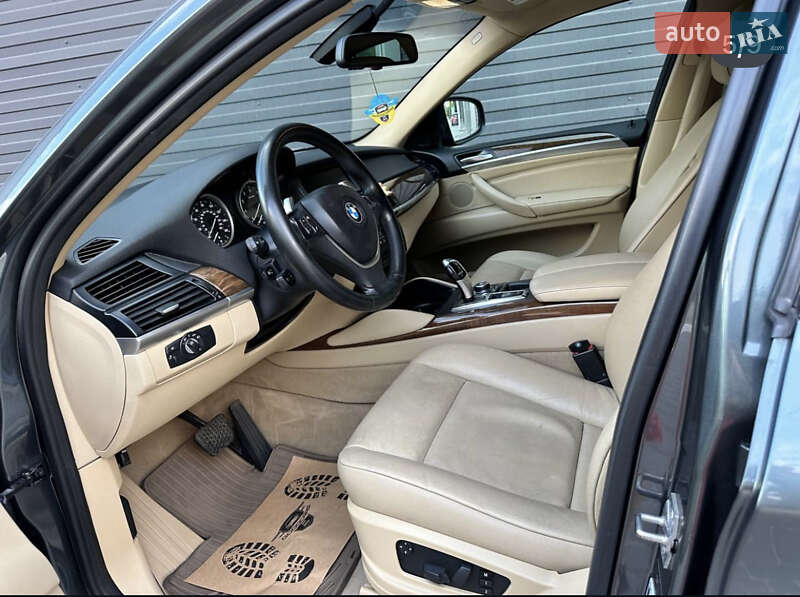 Внедорожник / Кроссовер BMW X6 2011 в Каменском