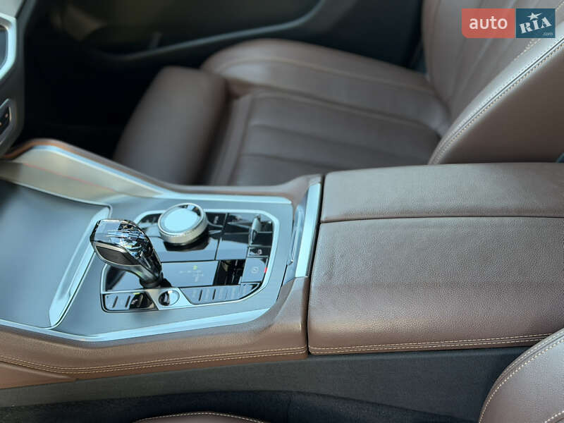 Внедорожник / Кроссовер BMW X6 2021 в Киеве