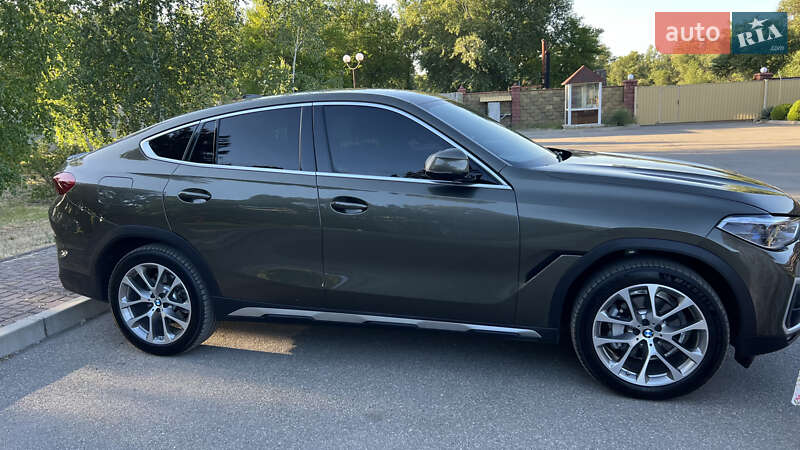 Внедорожник / Кроссовер BMW X6 2021 в Киеве