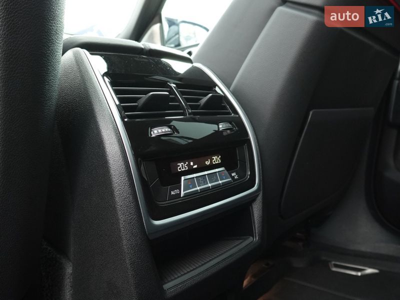 Внедорожник / Кроссовер BMW X6 2021 в Киеве