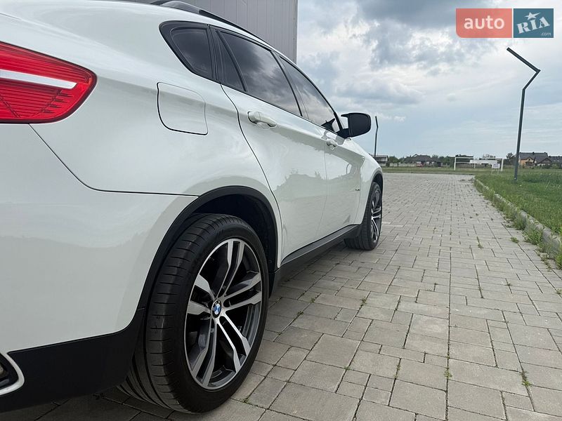 Внедорожник / Кроссовер BMW X6 2011 в Ровно