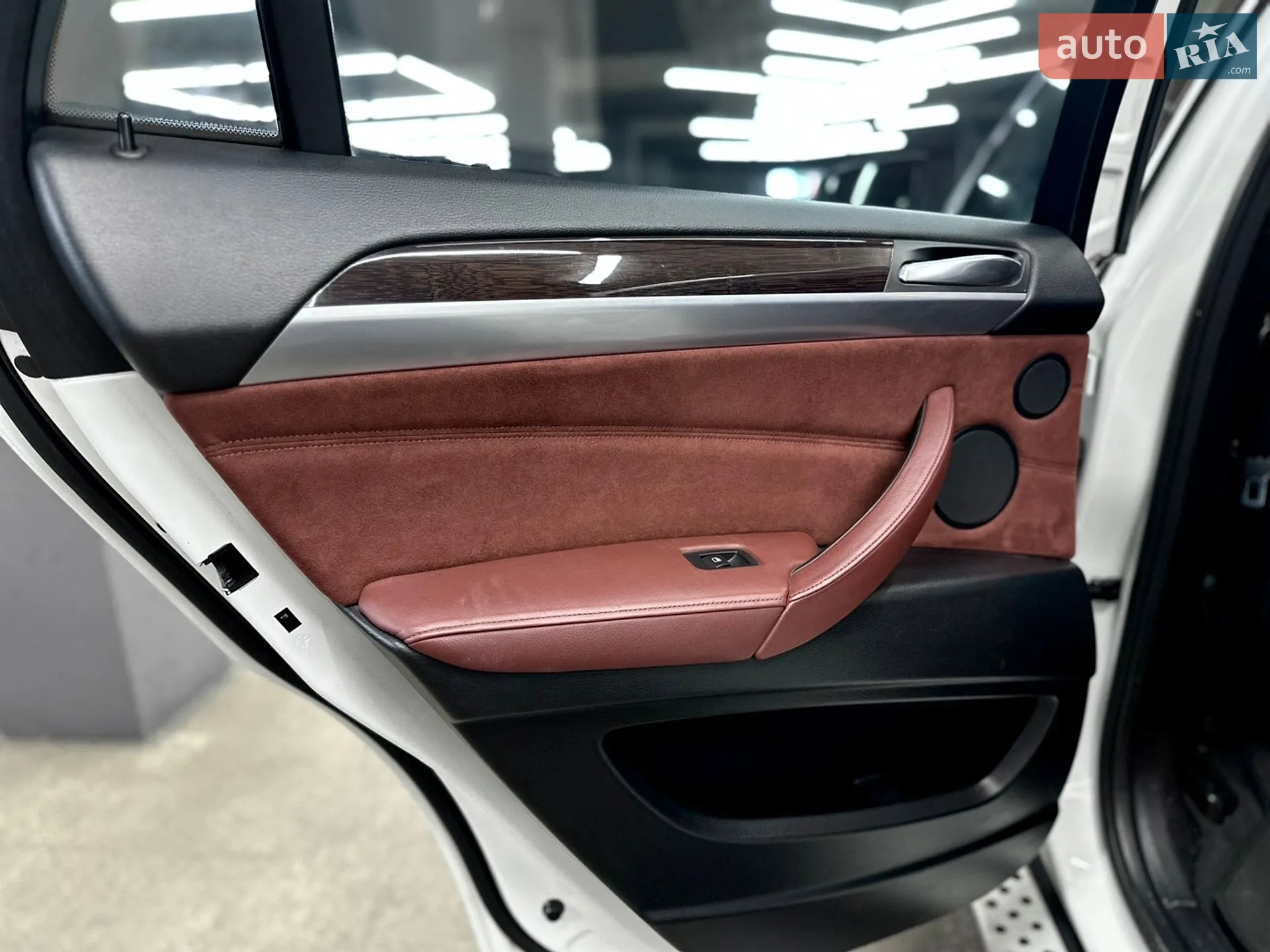 2010 BMW X6 - мініатюра 11