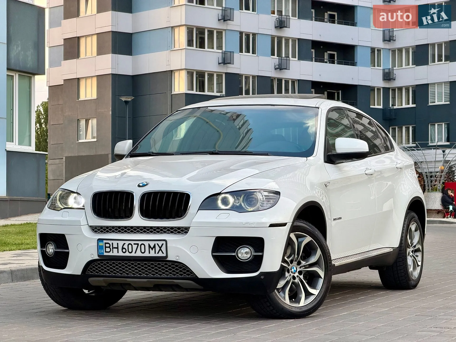 2010 BMW X6 - мініатюра 11