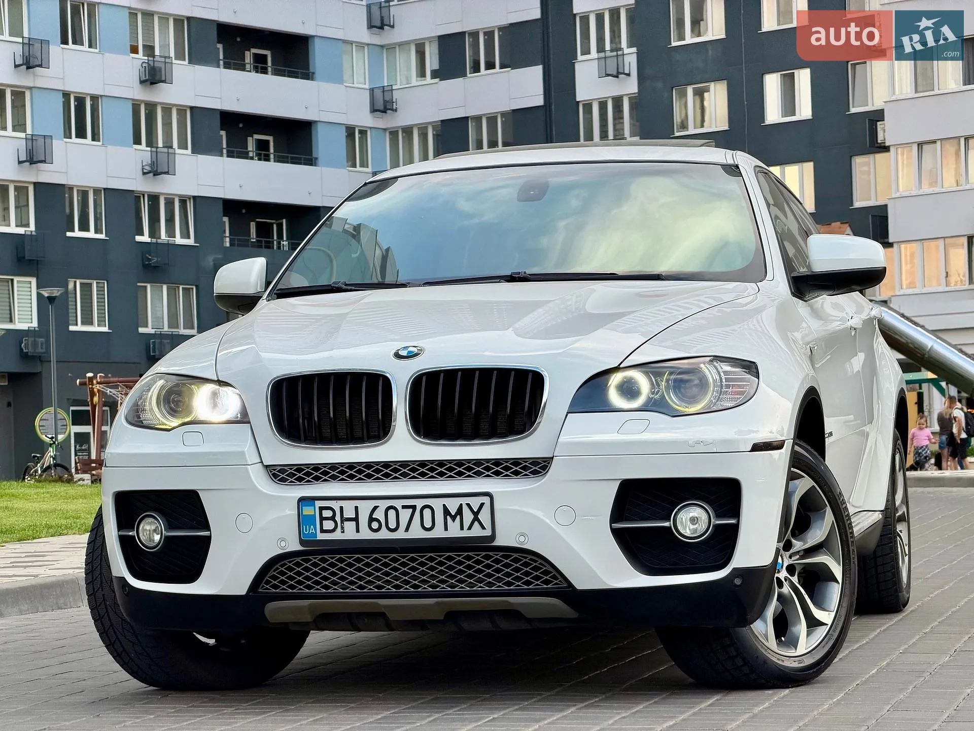 2010 BMW X6 - мініатюра 12