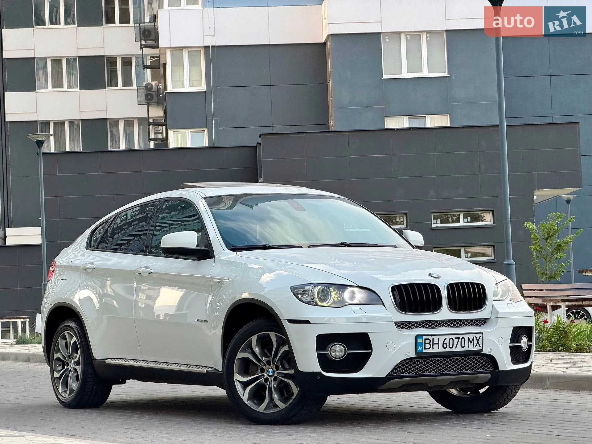 2010 BMW X6 - мініатюра 27
