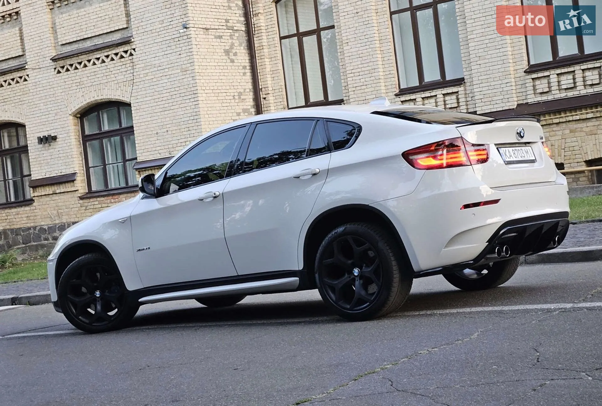 2010 BMW X6 - мініатюра 2
