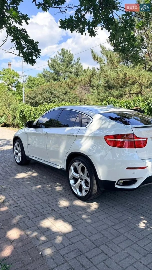 2010 BMW X6 - мініатюра 9