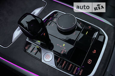 Позашляховик / Кросовер BMW X7 2020 в 