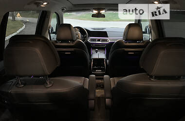 Позашляховик / Кросовер BMW X7 2020 в 