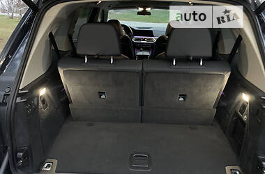 Позашляховик / Кросовер BMW X7 2020 в 