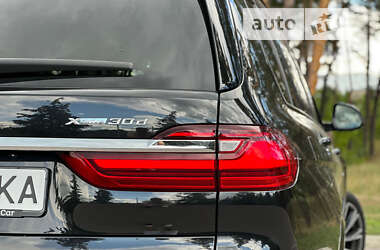 Позашляховик / Кросовер BMW X7 2020 в 