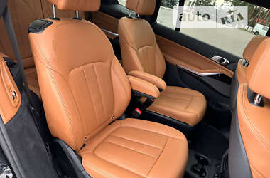Позашляховик / Кросовер BMW X7 2020 в 