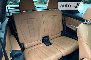 Позашляховик / Кросовер BMW X7 2020 в 