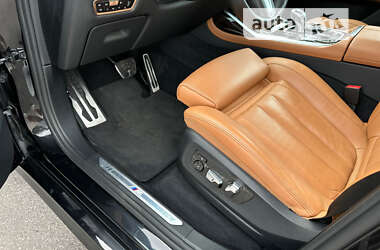 Позашляховик / Кросовер BMW X7 2020 в 