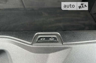 Позашляховик / Кросовер BMW X7 2020 в 