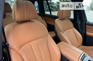 Позашляховик / Кросовер BMW X7 2020 в 