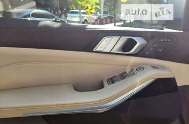 Позашляховик / Кросовер BMW X7 2019 в 