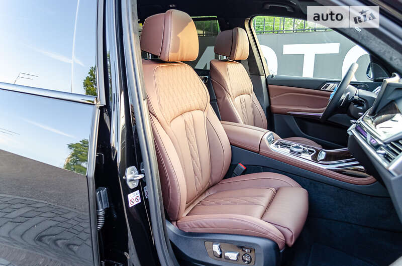 Позашляховик / Кросовер BMW X7 2023 в Києві