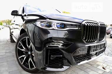 Позашляховик / Кросовер BMW X7 2022 в 