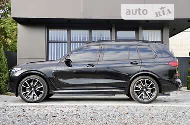 Позашляховик / Кросовер BMW X7 2022 в 