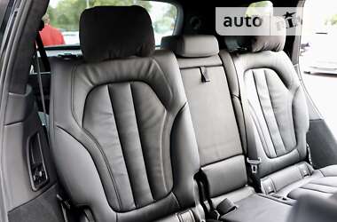 Позашляховик / Кросовер BMW X7 2022 в 