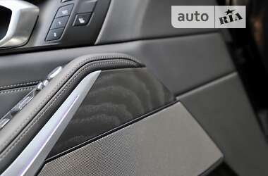 Позашляховик / Кросовер BMW X7 2022 в 