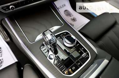 Позашляховик / Кросовер BMW X7 2022 в 