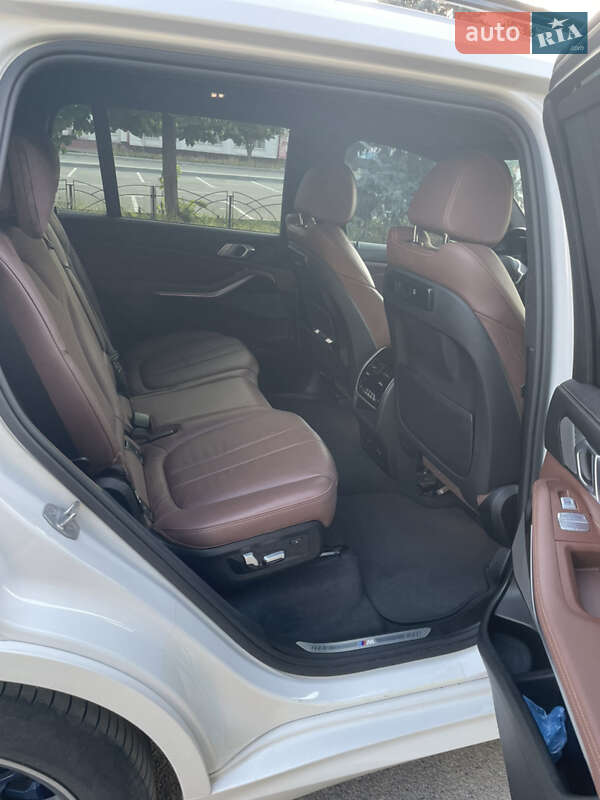 Внедорожник / Кроссовер BMW X7 2019 в Новомосковске