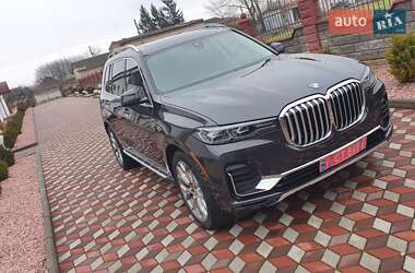 Позашляховик / Кросовер BMW X7 2021 в 