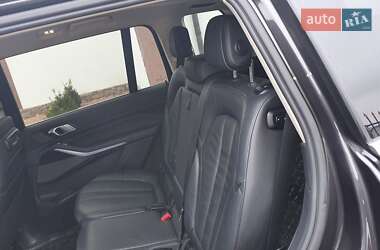 Позашляховик / Кросовер BMW X7 2021 в 