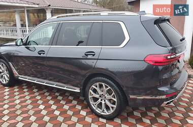 Позашляховик / Кросовер BMW X7 2021 в 