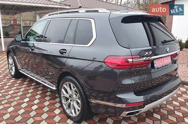 Позашляховик / Кросовер BMW X7 2021 в 