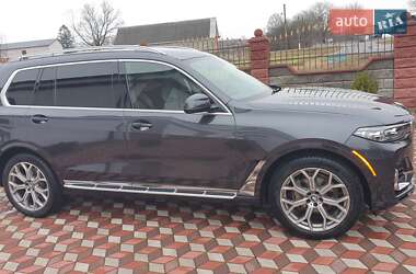 Позашляховик / Кросовер BMW X7 2021 в 