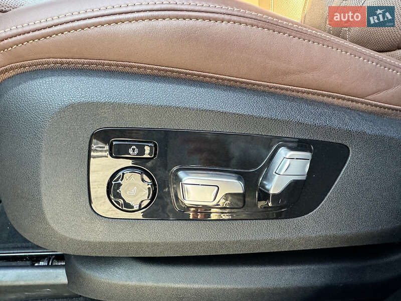 Позашляховик / Кросовер BMW X7 2020 в Дніпрі