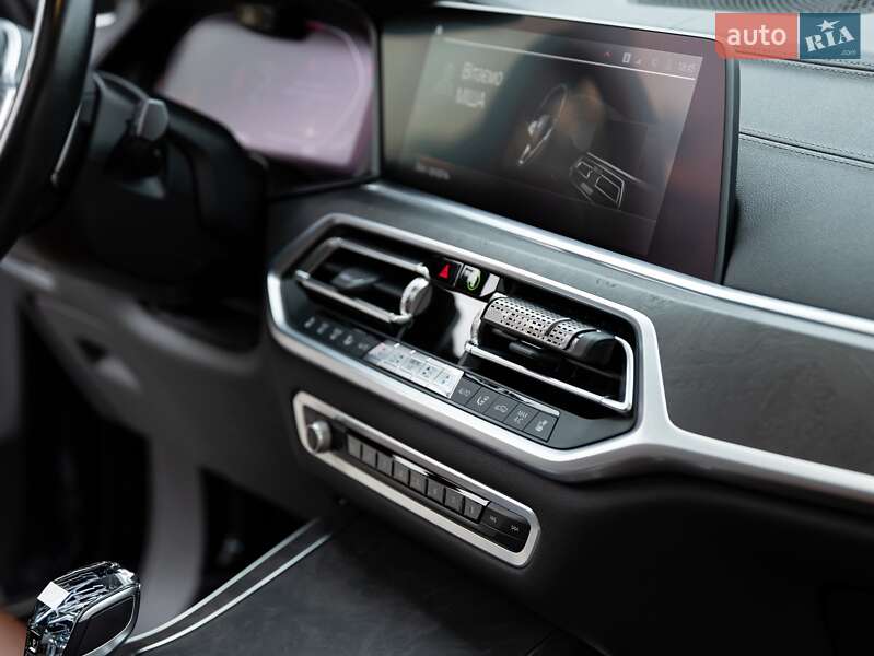 Внедорожник / Кроссовер BMW X7 2021 в Ужгороде