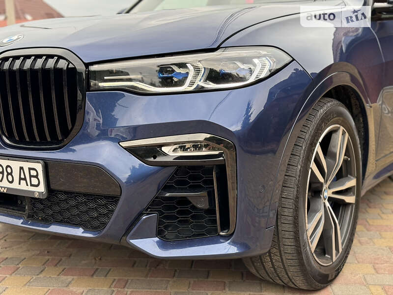 Внедорожник / Кроссовер BMW X7 2021 в Ровно