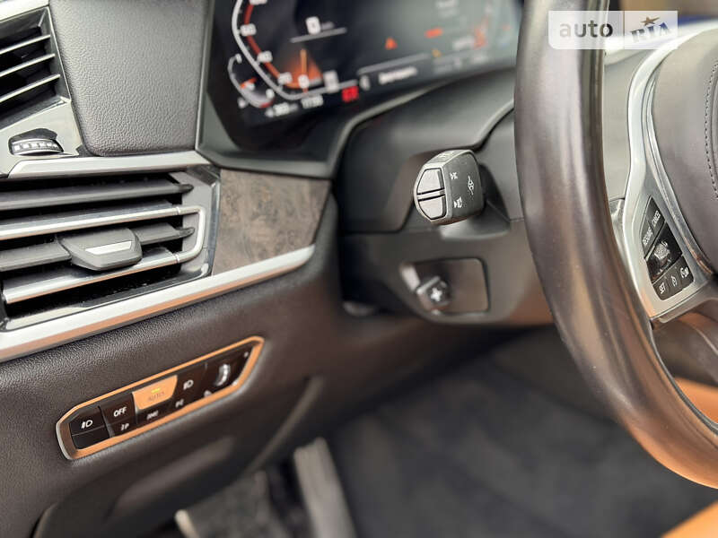 Внедорожник / Кроссовер BMW X7 2021 в Ровно